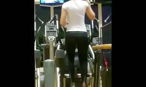 teen beginner whore skaking butt in gym hidden peeping tom web-cam